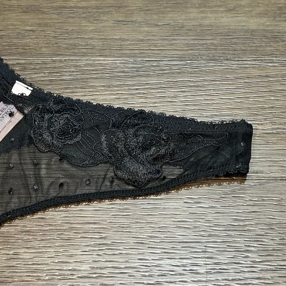 VICTORIA'S SECRET VERY SEXY VS High Leg Thong Panty Black Lace Medium NWT - Picture 3 of 9